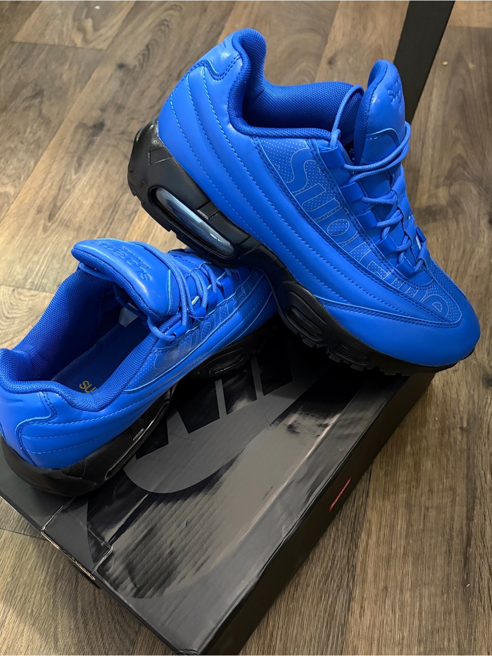 Size 9.5 Nike Air Max 95 Lux Supreme Men’s Blue Athletic Sneakers